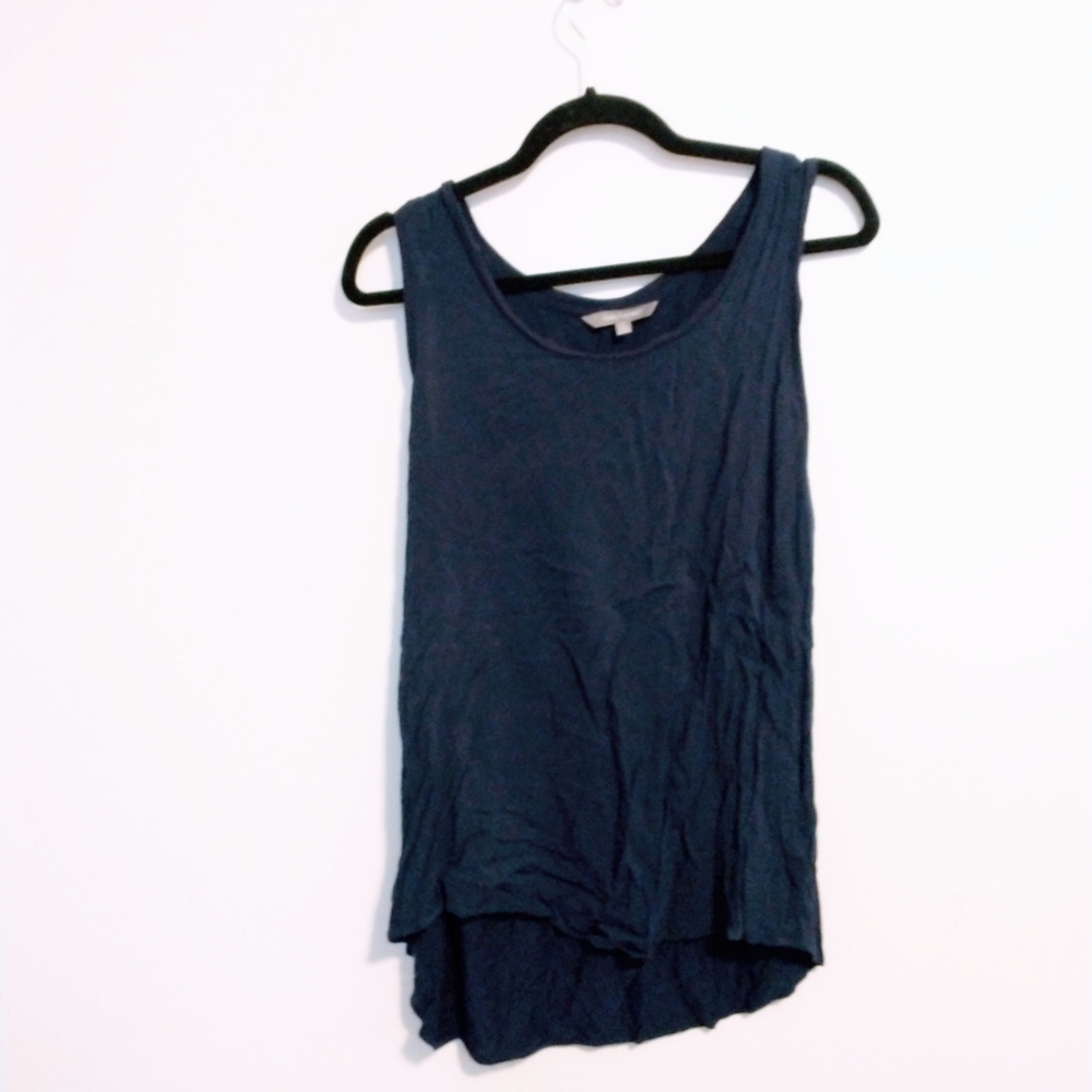 Daisy Fuentes Navy blue tank top with pleat in the back size large